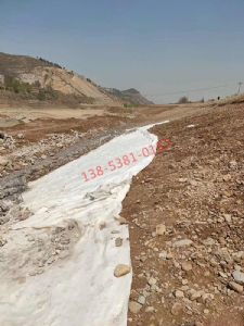 合理的厚度是选择高性价比沼气池防渗膜的关键因素